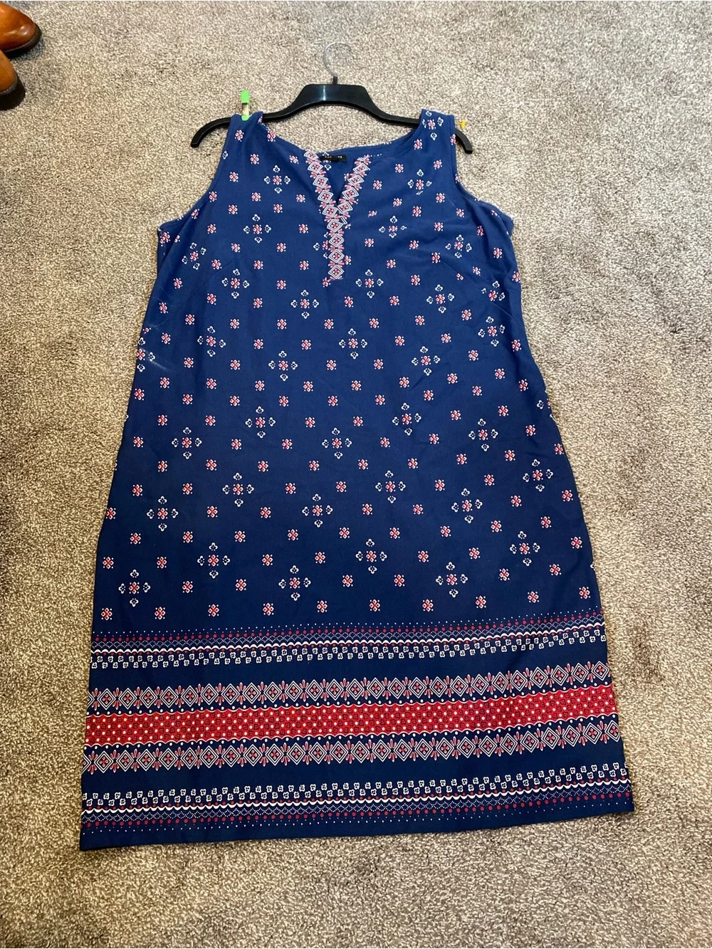 Sleeveless Navy Printed Shift Dress with Red Accents - Picture 4 of 11
